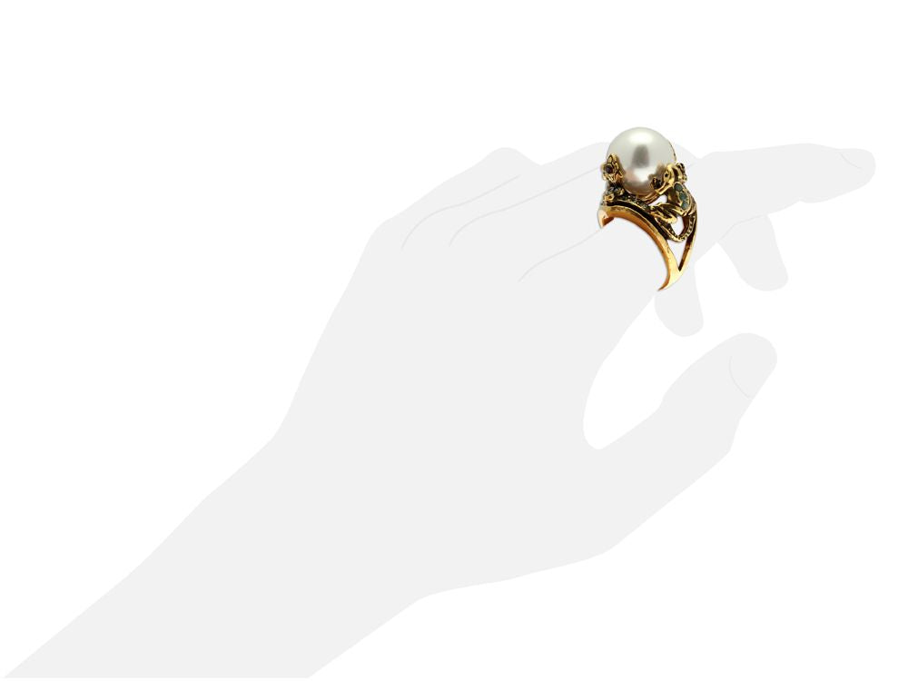 Anello Pearl - Anello in Ottone Dorato con Perla Coltivata e Dettagli in Swarovski e Smeraldi (Codice: AN P 02)