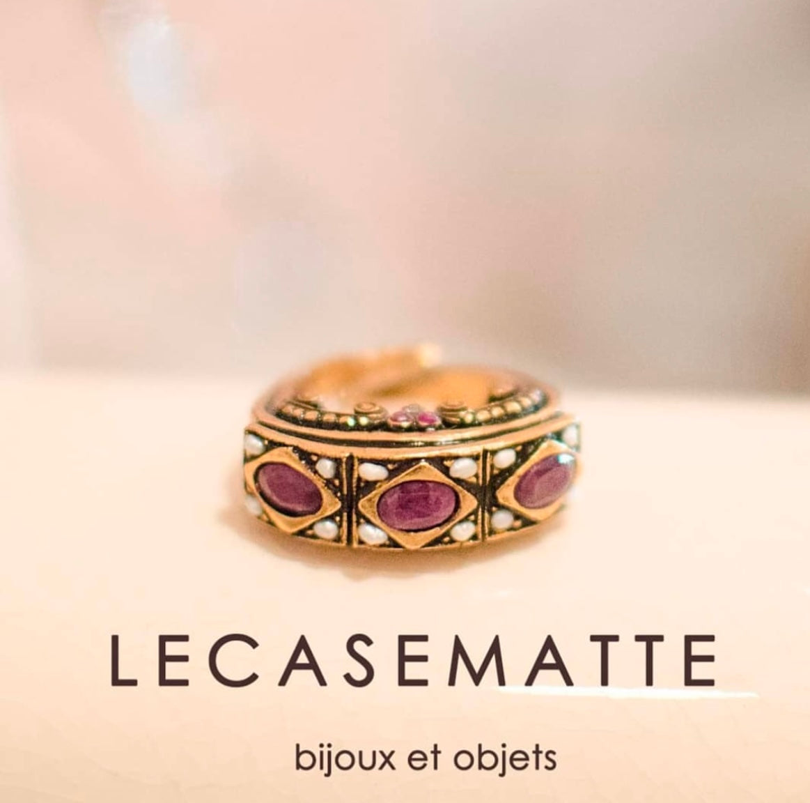 Anello Rinascimento - Anello Artigianale in Ottone Dorato con Rubini, Perline e Swarovski (Codice: AN RN 01)