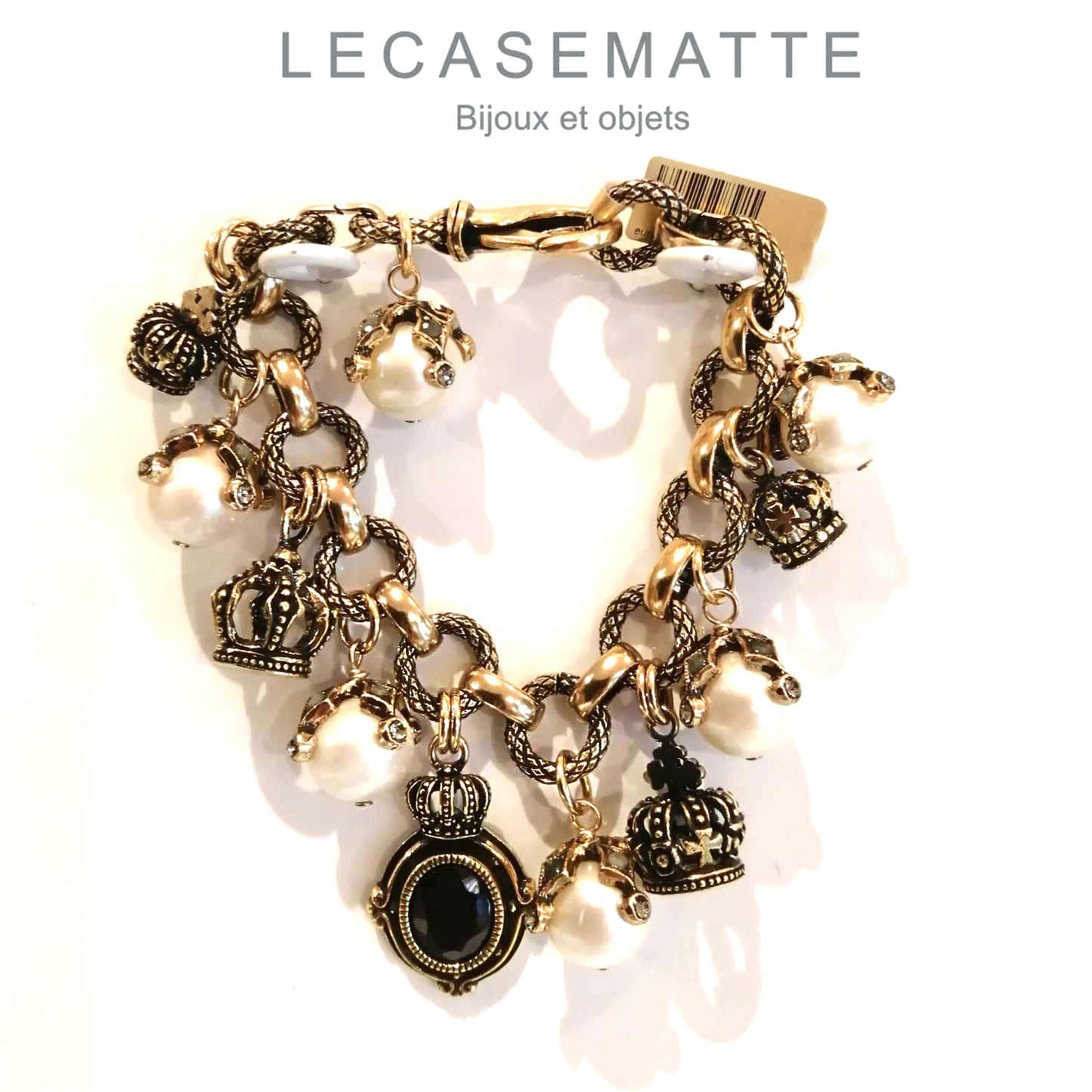 Bracciale Charms Corona - Bracciale Artigianale in Ottone Dorato con Perle, Corone e Granato (Codice: BR CHARMS CORONA)