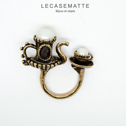 Anello Alice nel Paese delle Meraviglie – Eleganza e Magia con Granato e Perle Coltivate (Codice: AN ALICE 01)